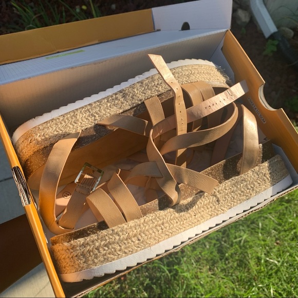 Women's Khaki Strappy Platform Sandals - Picture 4 of 8